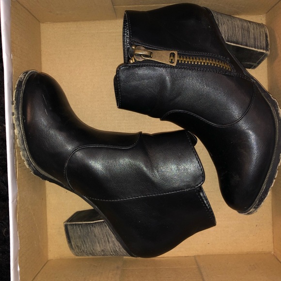 BAMBOO Shoes - Black Leather booties